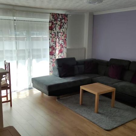 3 Bed House In Walsall, Perfect For Contractors & Leisure & Free Parking Extérieur photo