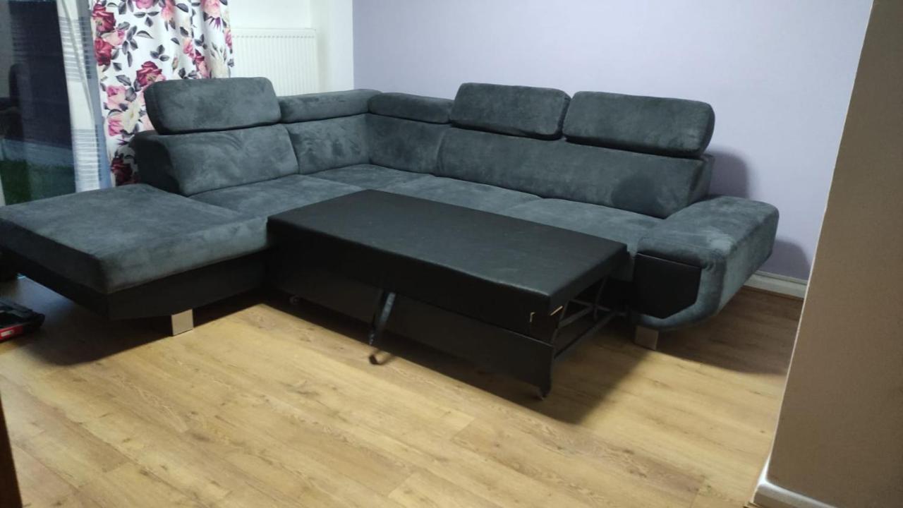 3 Bed House In Walsall, Perfect For Contractors & Leisure & Free Parking Extérieur photo